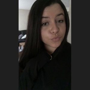 Meet your Posher, Kayla